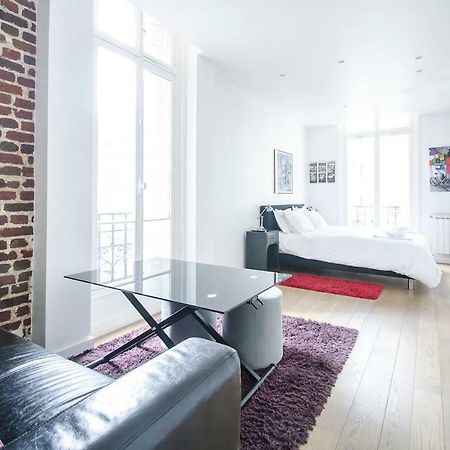 Gorgeous Paris Eiffel Tower Apartment Exterior photo