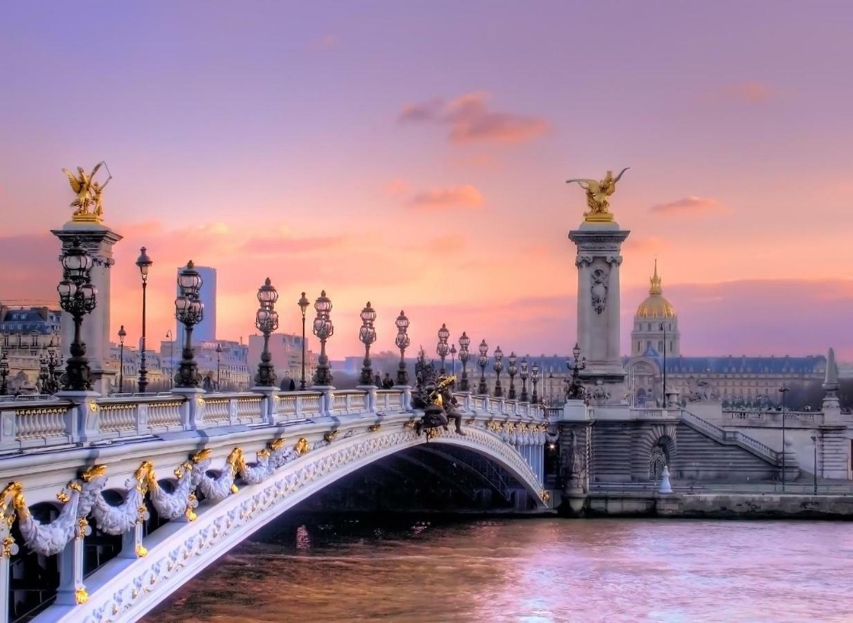 Gorgeous Paris Eiffel Tower Apartment Exterior photo