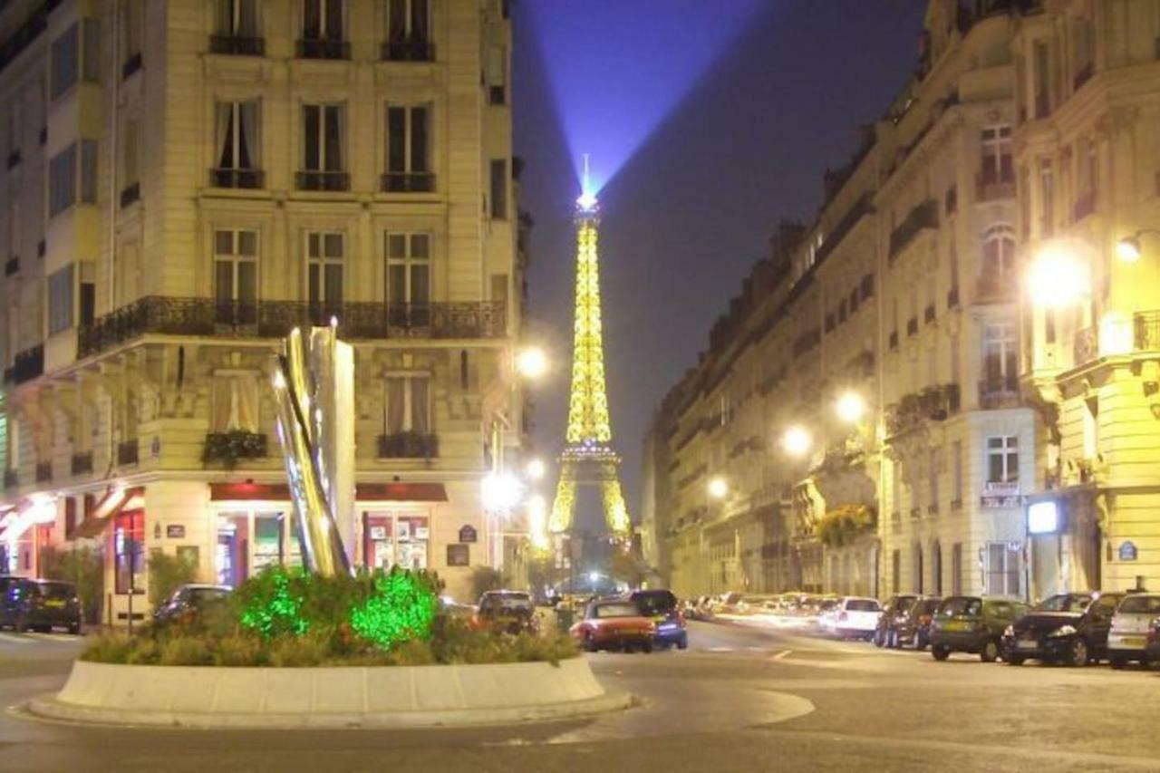 Gorgeous Paris Eiffel Tower Apartment Exterior photo